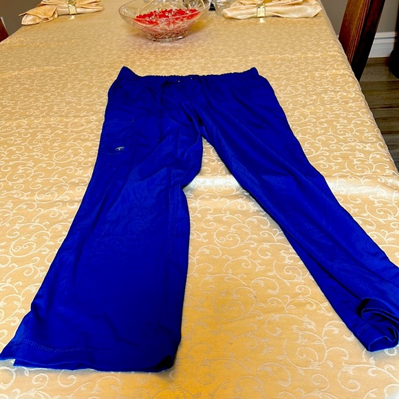 Almost new. Only 2 weeks use. Hospital changed colors - Picture 1 of 1